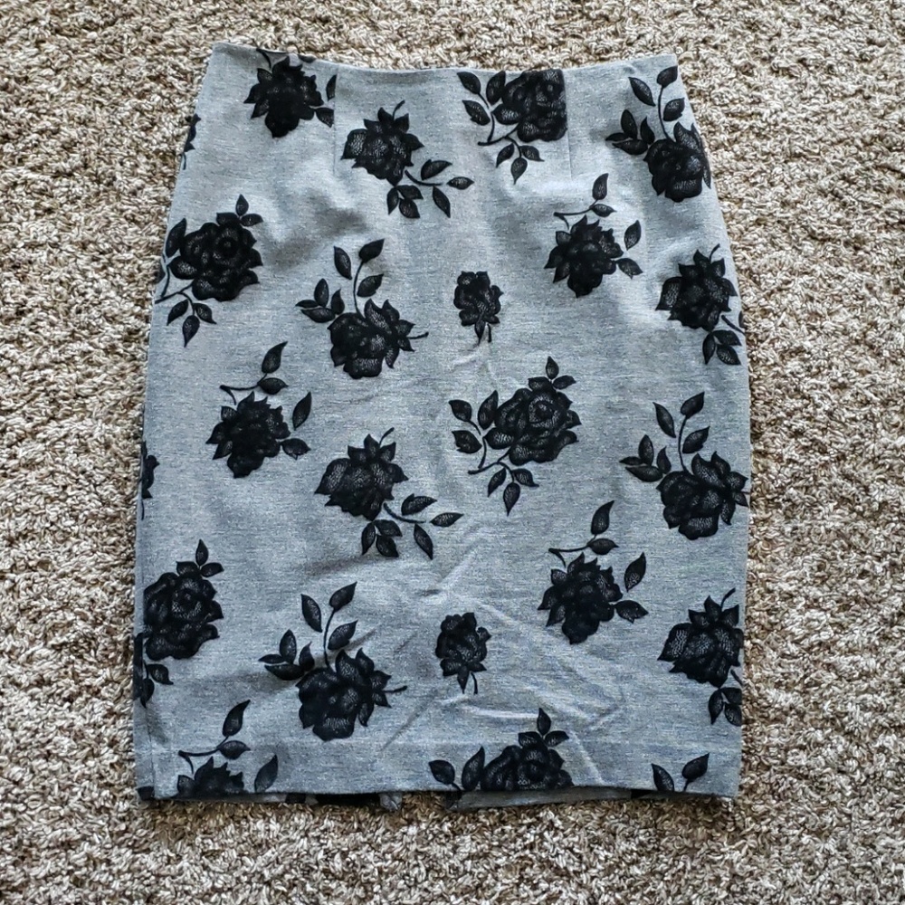 Grey pencil skirt